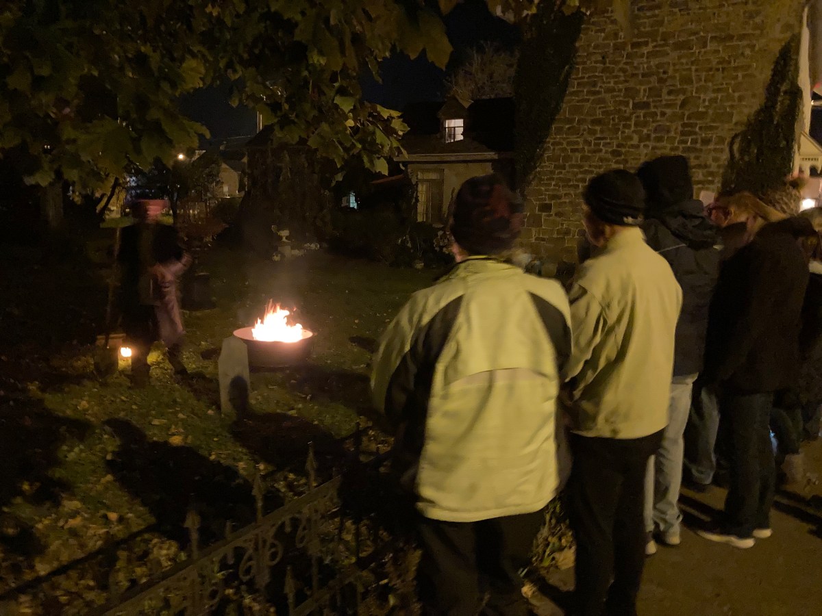 Haunting the Bainbridge Ghost Walk